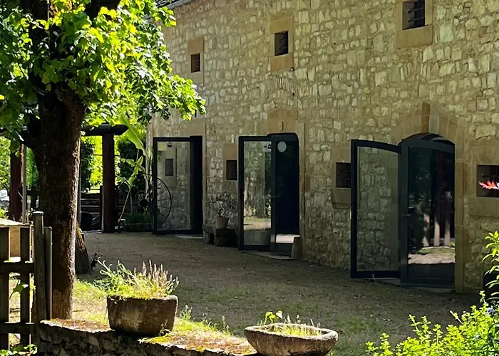 Maison De Famille Camboulit